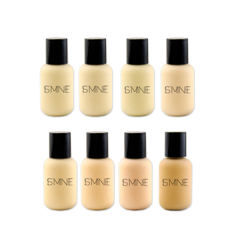 16-color liquid foundation, the powder is delicate and smooth, moisturizing and moisturizing without getting stuck in powder