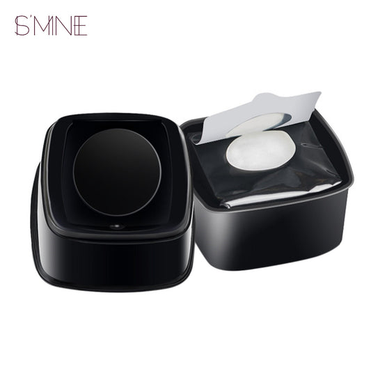 Gentle and clean makeup remover, flexible and skin-friendly, packed in a plastic box with hyaluronic acid essence